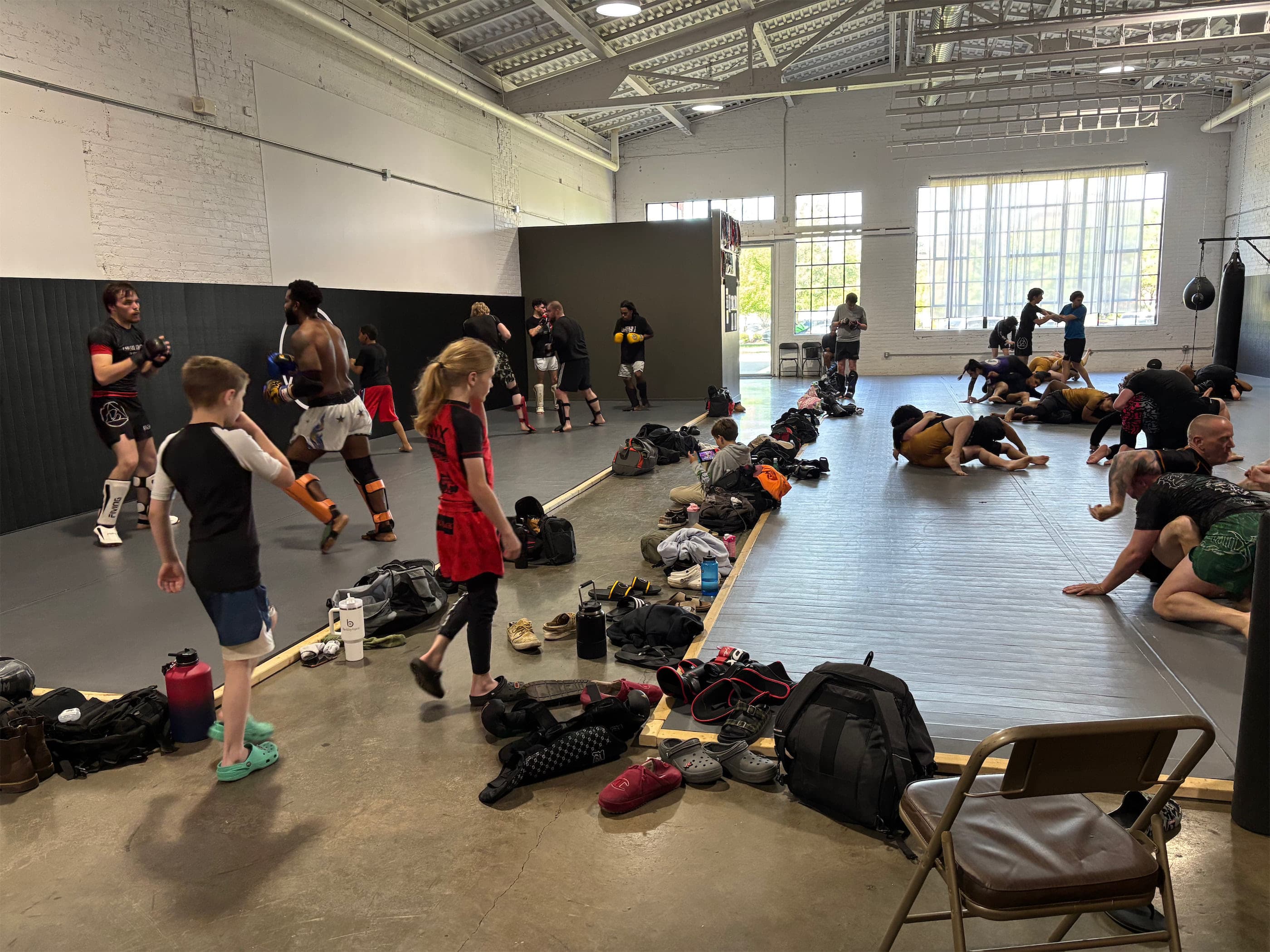 Muay Thai and grappling during an evening class at Bendu Academy